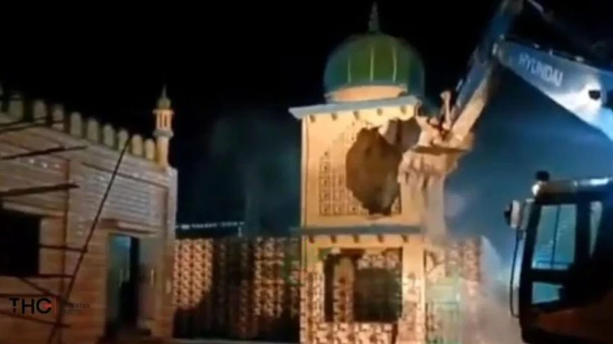 ভারতে ভাঙা হলো আরো তিন মসজিদ
