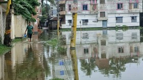 সময় যায় জলাবদ্ধতা শেষ হয় না...