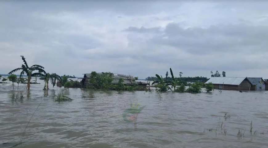 বিপৎসীমার ওপরে প্রবাহিত হচ্ছে চার নদীর পানি