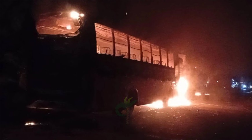 দুর্ঘটনাকবলিত যানের চালককে উদ্ধারে যাওয়া সাত ব্যক্তিকে পিষে মারলো নড়াইল এক্সপ্রেস