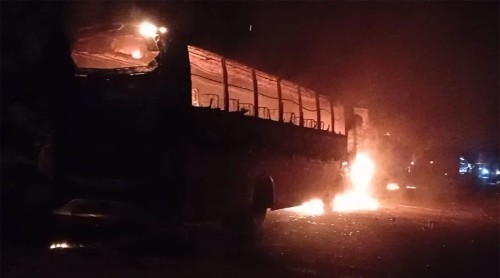 দুর্ঘটনাকবলিত যানের চালককে উদ্ধারে যাওয়া সাত ব্যক্তিকে পিষে মারলো নড়াইল এক্সপ্রেস