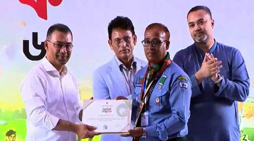 ‘প্রাথমিক শিক্ষা পদক’ দিলেন প্রধানমন্ত্রী