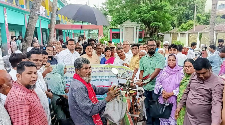 শ্রীপুরে জুলাই শহীদ-আহতদের অনুদান, অসহায়দের সহায়তা বিতরণ
