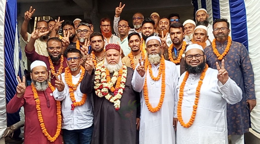 স্যানিটারি ব্যবসায়ী সমিতির সভাপতি সিরাজ, সম্পাদক মঈনুদ্দিন