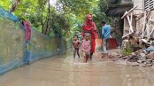 সাতক্ষীরায় পানিবন্দী হাজারো মানুষ, প্লাবিত সড়ক শিক্ষাপ্রতিষ্ঠান