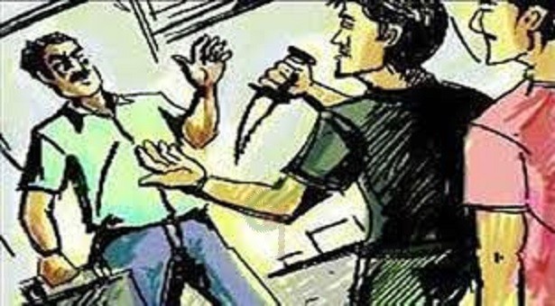 ছিনতাইয়ে বাধা দেওয়ায় যশোরে রিকশাযাত্রীকে ছুরিকাঘাত