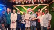 চিন্ময় সাহাকে ফুলেল শুভেচ্ছা