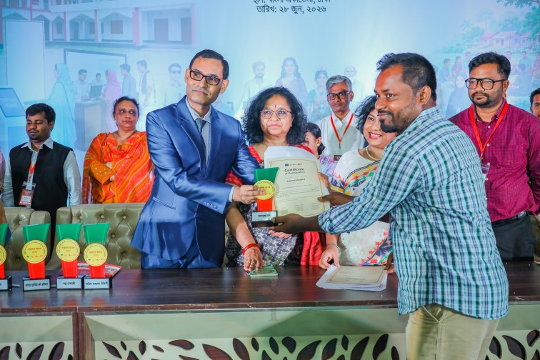 ফেলোশিপ পেলেন সাতক্ষীরার সাংবাদিক আসাদুজ্জামান