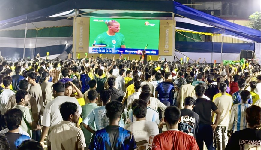 যশোরে মেগা স্ক্রিনে আর্জেন্টিনা-মিশর ম্যাচ দেখার সুযোগ