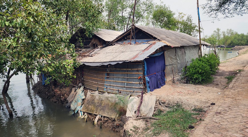 জোয়ার-জলোচ্ছ্বাসে আতঙ্কে গফফার পরিবার