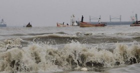 উপকূলে দুর্যোগপূর্ণ আবহাওয়া, বৃষ্টির সঙ্গে বইছে ঝোড়ো হাওয়া