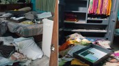 বাড়ি থেকে ২৮ ভরি সোনার গহনা টাকা চুরি