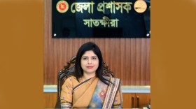 ‘সাংবাদিকরা বক্তব্য চাইলেই ক্ষেপে যান সাতক্ষীরা ডিসি’!