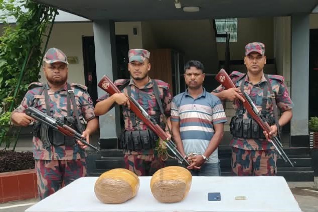 যশোরে ‘গাঁজা ইয়াবাসহ’ চারজনকে আটকের দাবি