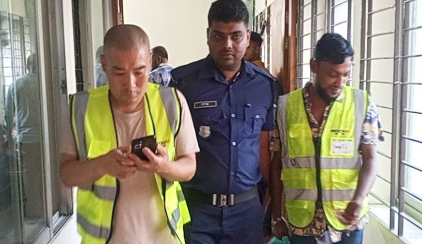 অ্যাকাউন্ট হ্যাক করে সাত লাখ টাকা লোপাট, চীনা নাগরিকসহ দুইজন আটক
