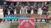 মহেশপুরে মদ, গাঁজাসহ যুবক আটক