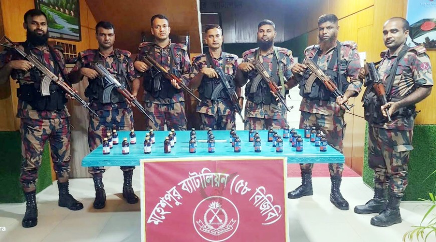 মহেশপুর সীমান্তে বিজিবির অভিযানে মাদক উদ্ধার