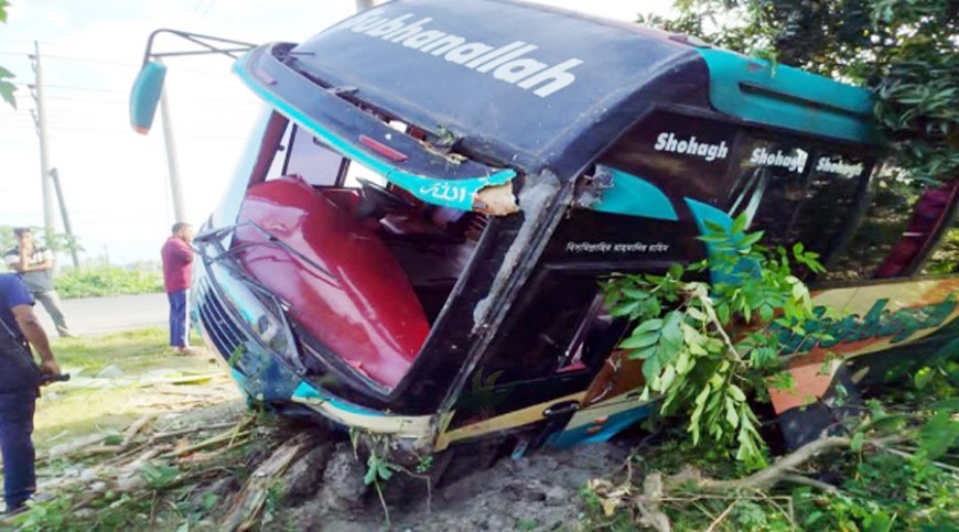 সাতক্ষীরায় বাসের ধাক্কায় পথচারী নিহত