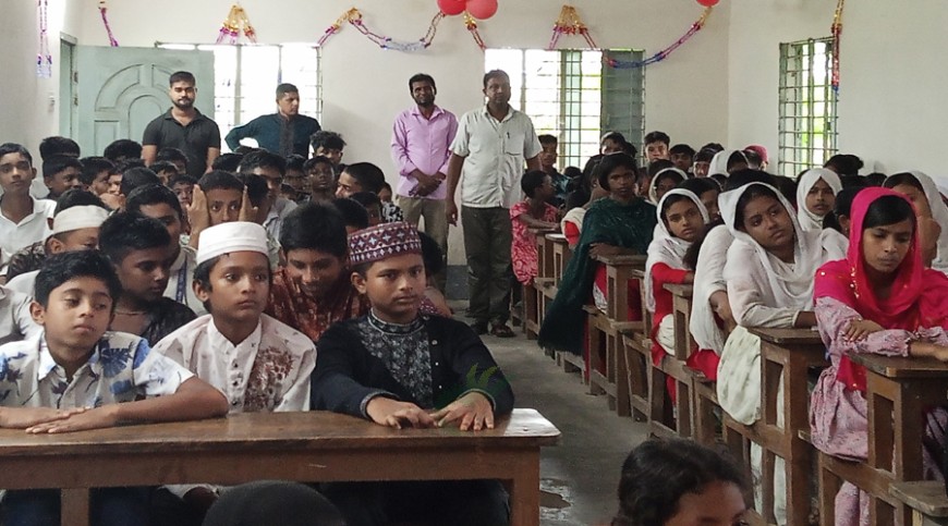 বড়বাড়ি মাধ্যমিক বিদ্যালয়ে ঈদে মিলাদুন্নবী পালন