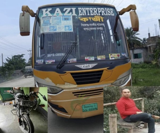 দেবহাটায় বাস-মোটরসাইকেল মুখোমুখি সংঘর্ষে ব্যবসায়ী নিহত