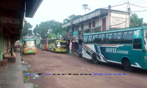 হামলার প্রতিবাদে চুয়াডাঙ্গায় বাস ধর্মঘট