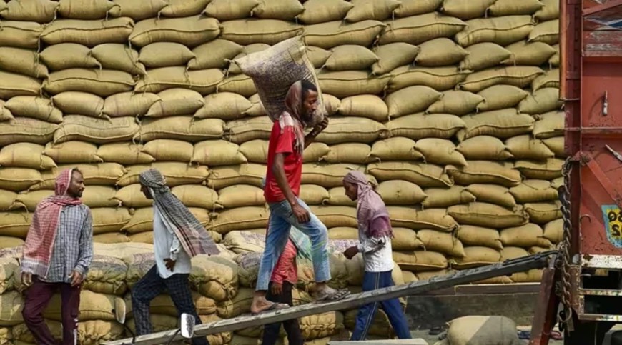 ভারতের সাড়ে ১১ হাজার টন চাল ফেরত পাঠাচ্ছে বাংলাদেশ