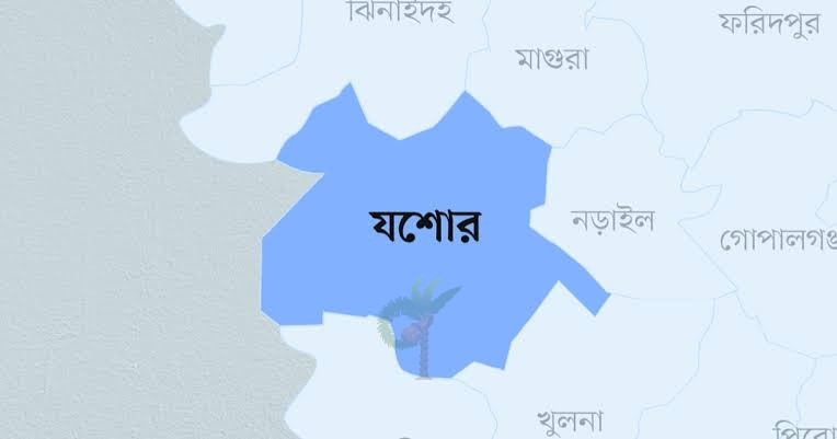 যশোরে রূপসা পরিবহনের বাস খাদে, চার যাত্রী হাসপাতালে