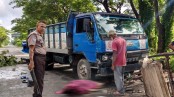 খুলনায় পিকআপের ধাক্কায় ভ্যানচালক নিহত