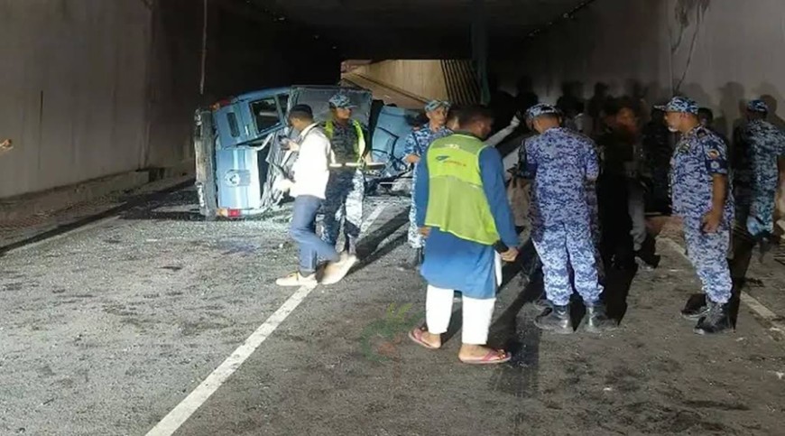 শাহজালালে সড়ক দুর্ঘটনায় বিমানবাহিনীর ৩ সদস্য নিহত