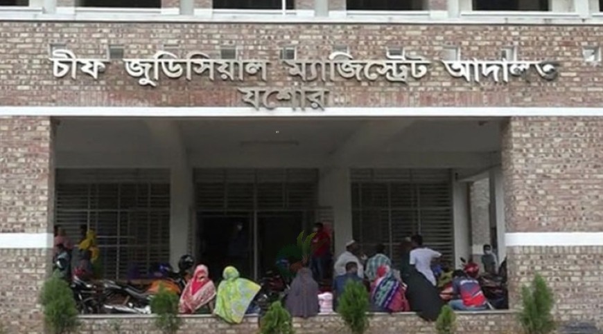 রাতে চিৎকার চেঁচামেচি করায় দুইজনের সাজা