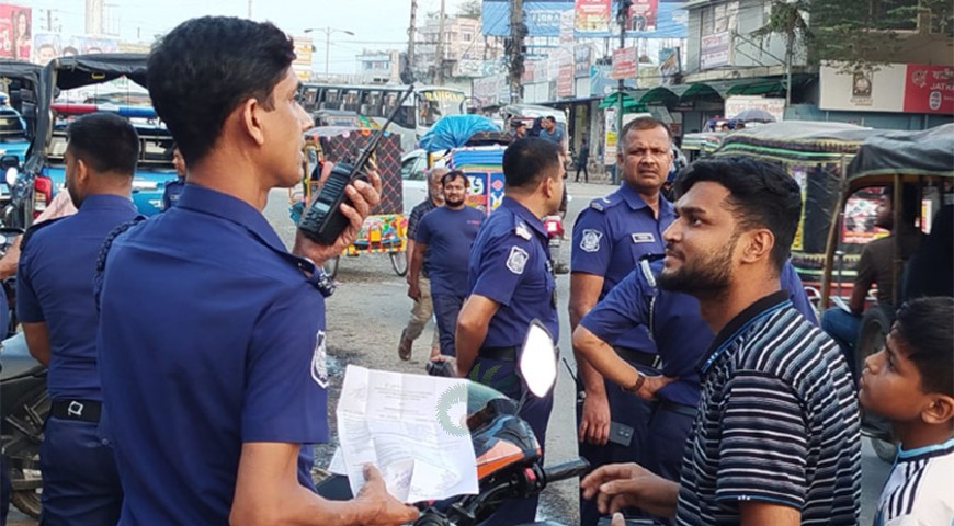 যশোরে ৪৩ চেকপোস্টে ১৭শ’ যানবাহন তল্লাশি