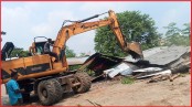 যশোরে অবৈধ স্থাপনার বিরুদ্ধে পৌরসভা-প্রশাসনের অভিযান