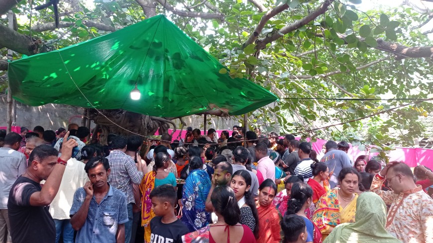মনসা ও বিশ্বকর্মা পূজায় সাতক্ষীরা মনসাতলায় মিলনমেলা