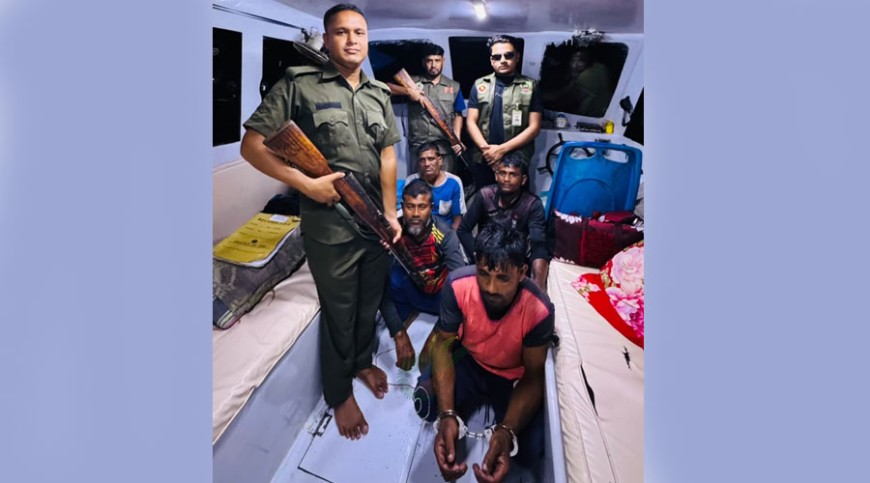 সুন্দরবনের অভয়ারণ্যে মাছ শিকার, চার জেলে আটক