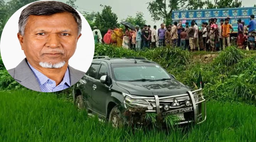 বৃদ্ধাকে বাঁচাতে গিয়ে প্রতিমন্ত্রীর গাড়ি দুর্ঘটনায়
