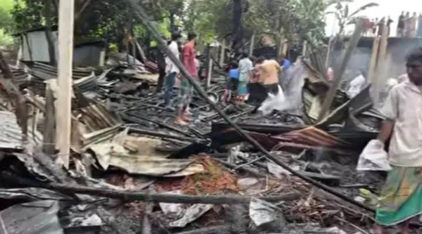 মাদকাসক্ত যুবকের আগুনে ১১ ঘর ও ৬ দোকান পুড়ে ছাই