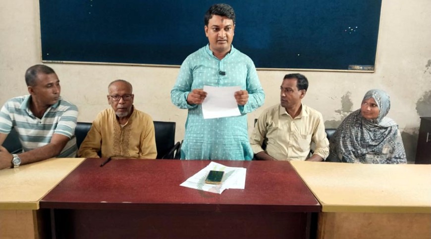 সম্পদ আত্মসাতের অভিযোগে ছেলের বিরুদ্ধে বাবার সংবাদ সম্মেলন
