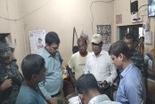 পাইকগাছায় দুই প্রতিষ্ঠানকে জরিমানা